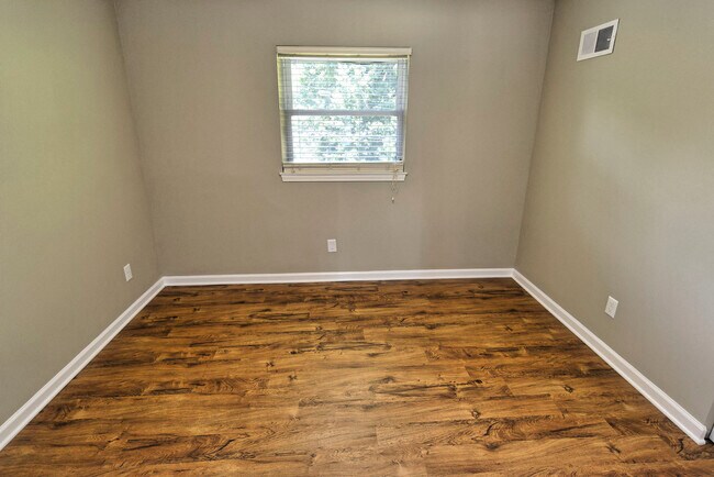 Building Photo - 2635 Netherton Dr