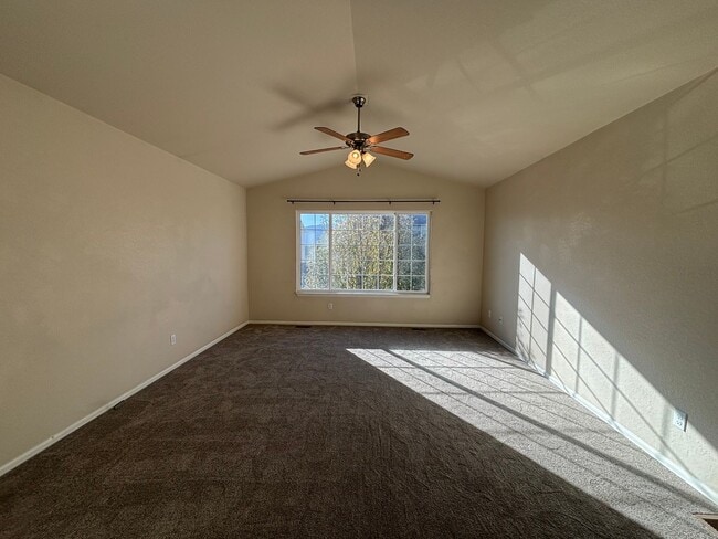 Building Photo - 3 Bed 2.5 Bath w/AC - MileStoneRES
