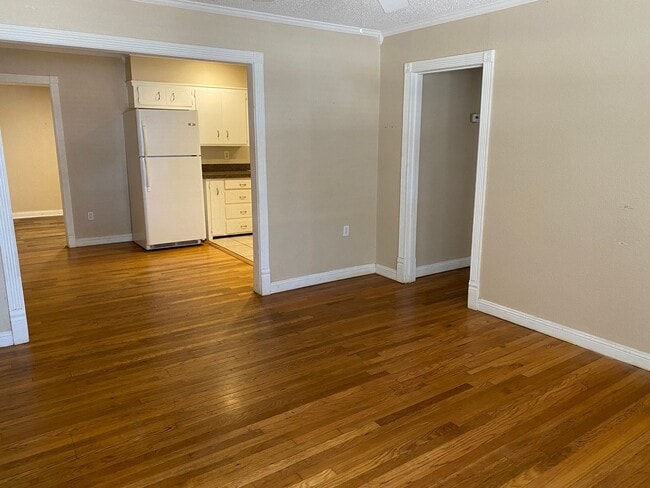 Building Photo - Pre-Leasing 3 bed 2 bath Move In Ready! Close to Texas Tech!!