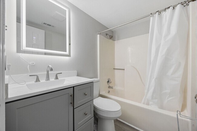 Building Photo - Fully Renovated 2BR/2BA Condo for Rent – P...