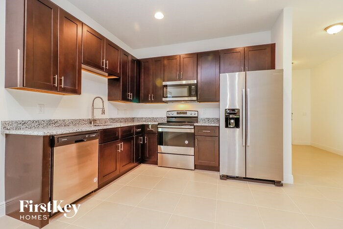 Building Photo - 353 Hibiscus Dr