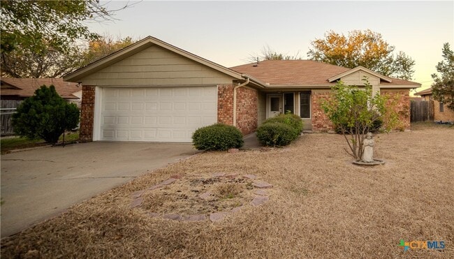 Building Photo - 1801 Sagebrush Dr