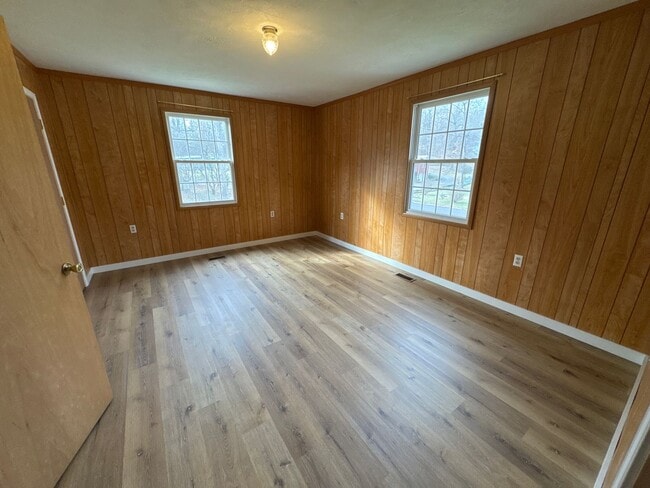 Building Photo - House in Grand Rivers