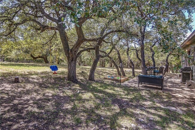 Building Photo - 17106 Oak Cliff Cir