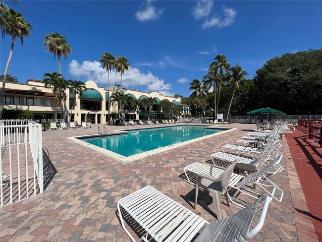 Building Photo - 1830 Sabal Palm Dr