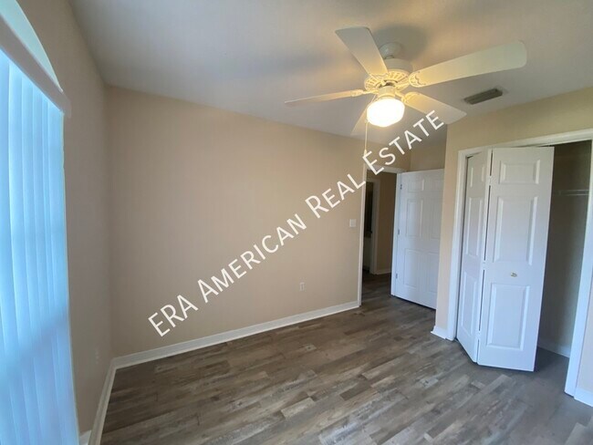 Building Photo - 6909 Leisure St