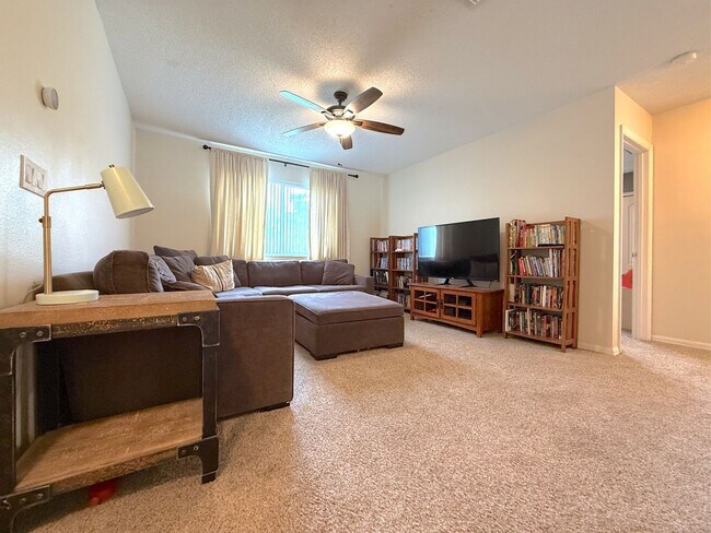 Building Photo - Spacious 5BR/3.5BA Home with Huge Backyard...