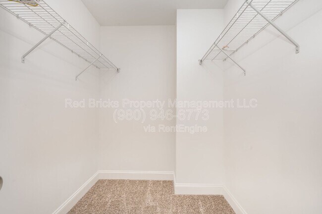 Building Photo - 19016 Yellow Birch Dr