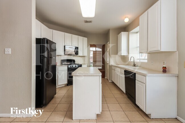 Building Photo - 12831 Pheasant Lake Ct