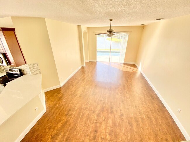 Building Photo - 729 Tuten Trail