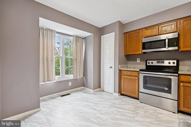 Building Photo - 907 Smartts Ln NE