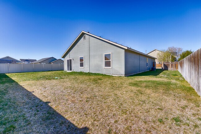 Building Photo - 1052 N Star Bright Ln