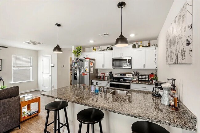 Building Photo - 511 Oakmont Valley Trl
