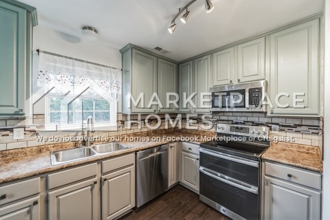 Building Photo - 15820 Flat Rock Ct NW