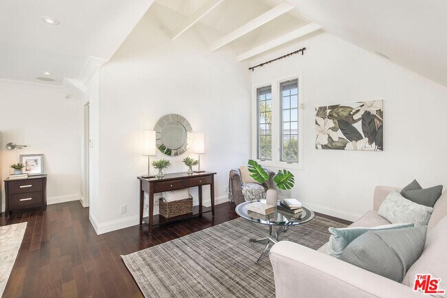 Building Photo - 17108 Oak View Dr