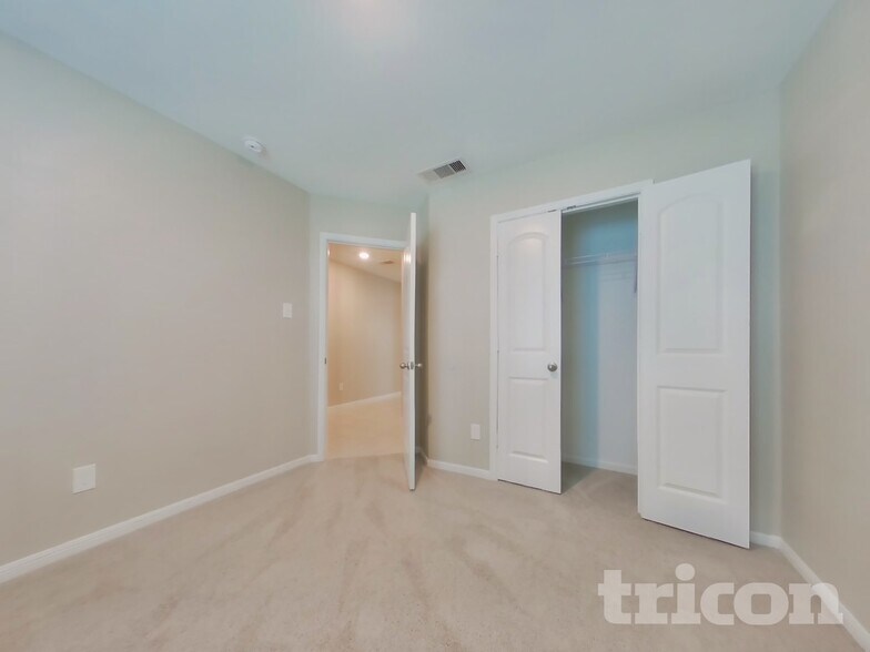 Building Photo - 540 Red Dusk Paint Dr