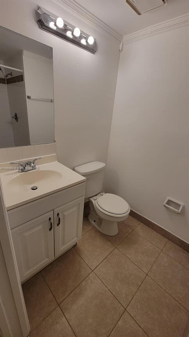Building Photo - 3036 Coral Ridge Dr