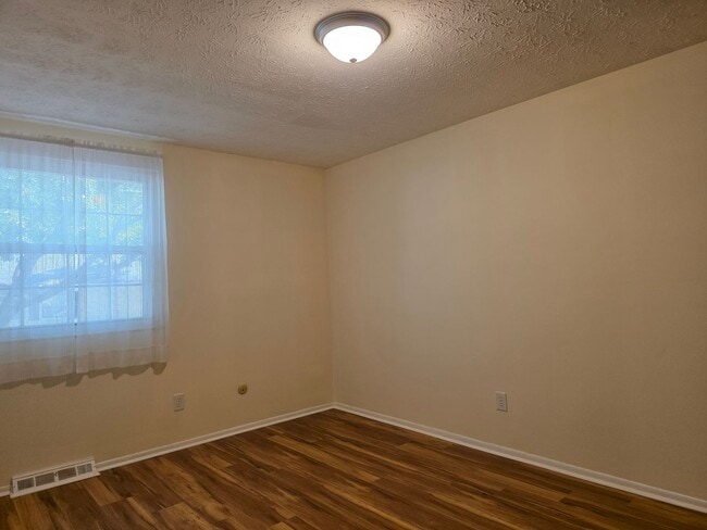 Building Photo - 13622 Oakbrook Dr