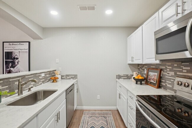 Building Photo - 4271 S Blackhawk Cir