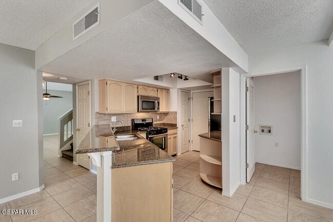 Building Photo - 10917 Loma Alta Pl