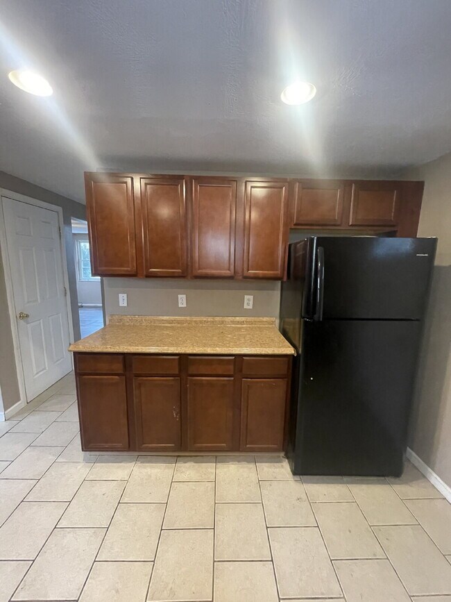 Building Photo - 149 Parkwood Rd