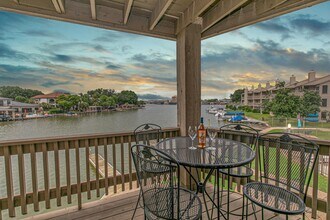 Building Photo - 509 Short Circuit