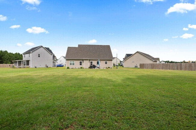 Building Photo - 410 Silverstone Pl