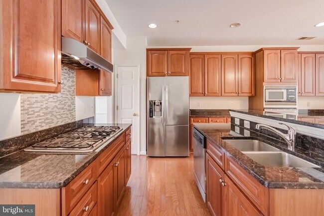 Building Photo - 5214 Lynns Retreat Dr