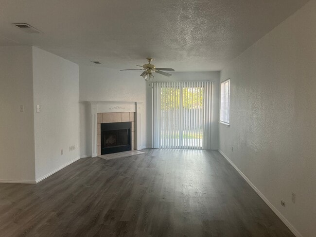 Building Photo - 2709 Haven Dr