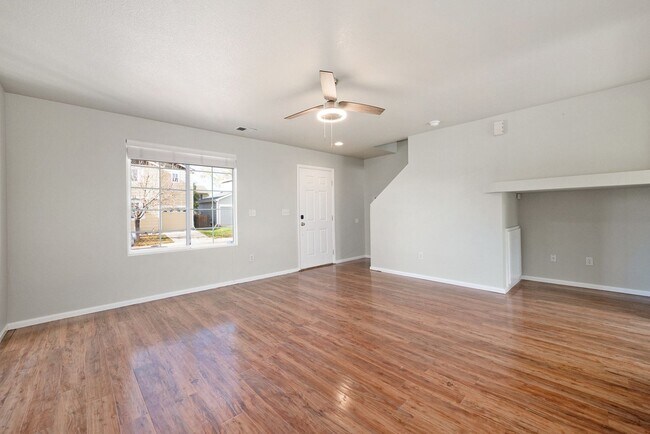 Building Photo - Lovely 4 Bed/2 Bath Home Available in Thornton