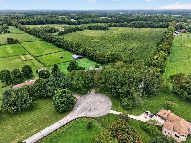Building Photo - 133 Foxtail Dr