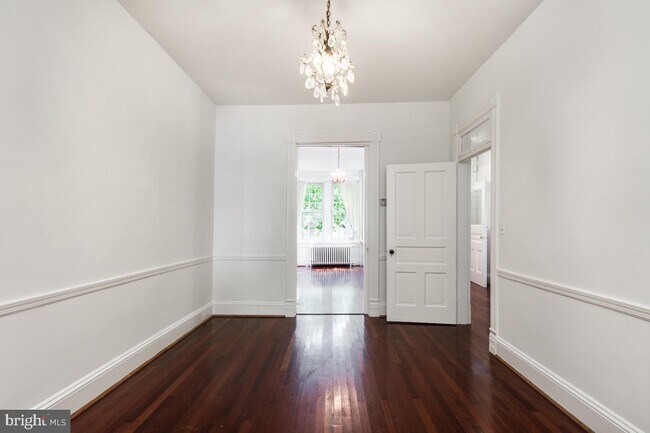 Building Photo - 1322 35th St NW