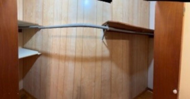 Building Photo - 704 E Thomas St