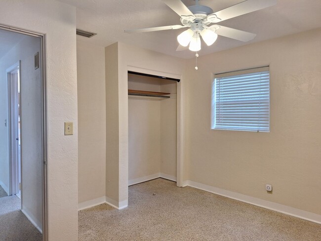 Building Photo - NSB BEACHSIDE - WALK TO FLAGLER AVE!