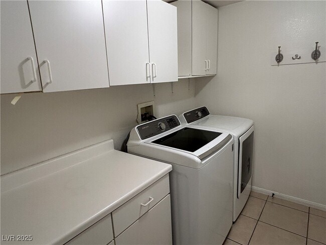 Building Photo - 68 El Rio Ct