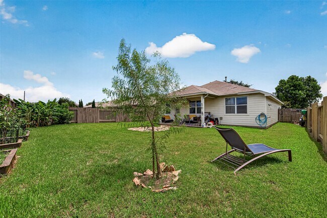 Building Photo - 16123 Duck Tail Ln