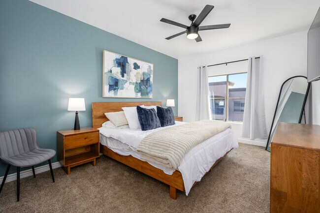 Building Photo - 5450 E Deer Valley Dr