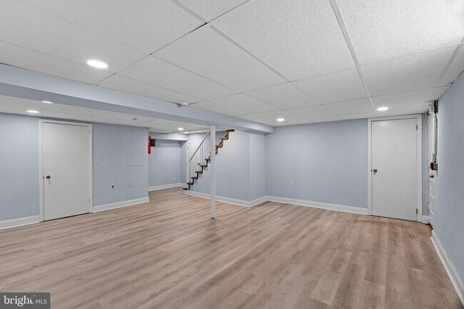 Building Photo - 906 Rhawn St