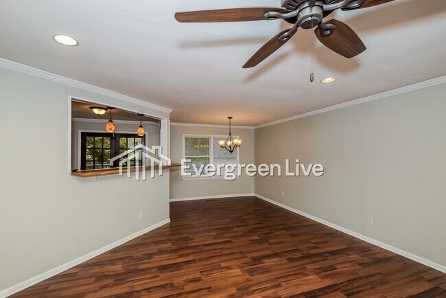 Building Photo - 237 Russet Woods Dr