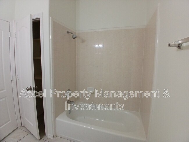 Building Photo - 128 San Jacinto St