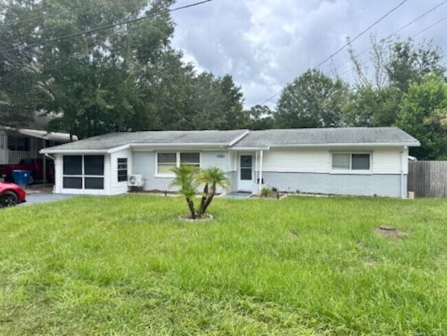 Primary Photo - Weeki Wachee Rental on the Water
