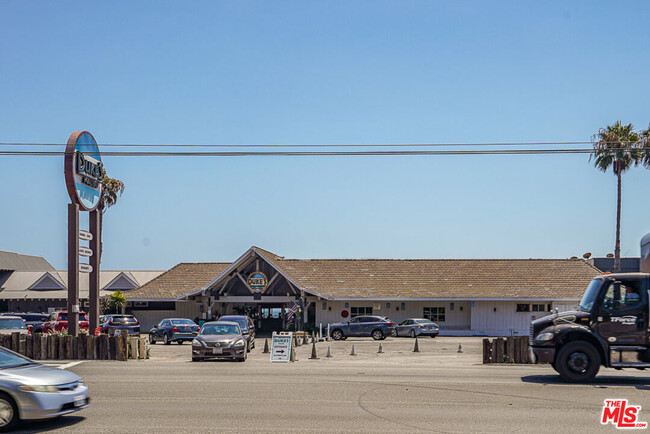 Building Photo - 3952 Las Flores Canyon Rd