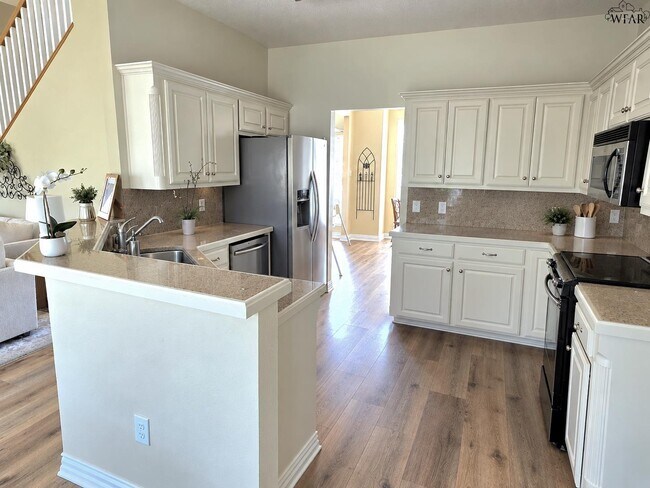 Building Photo - 2804 S Shepherds Glen