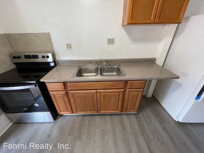 Building Photo - 2 br, 1 bath House - 84-866 #B Hanalei St