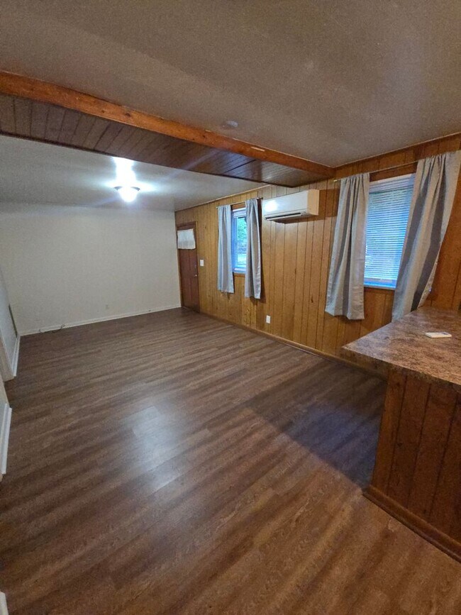 Building Photo - 1 bedroom 1 Bath
