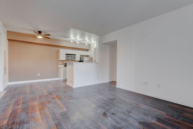 Building Photo - 231 W Horizon Ridge Pkwy