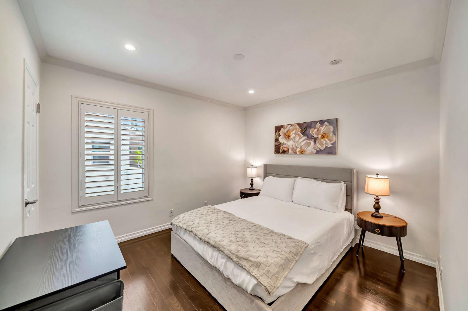 Building Photo - 17946 Valley Vista Blvd