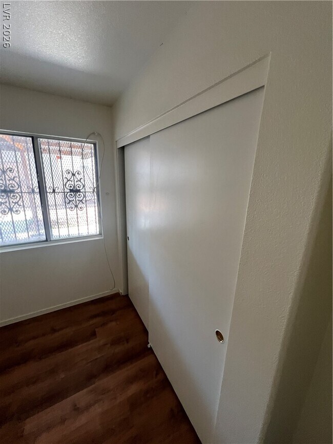 Building Photo - 825 Hyattsville St