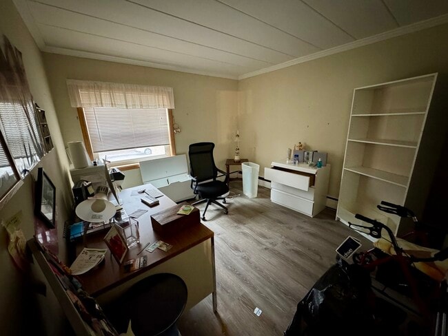 Building Photo - 1314 Central St