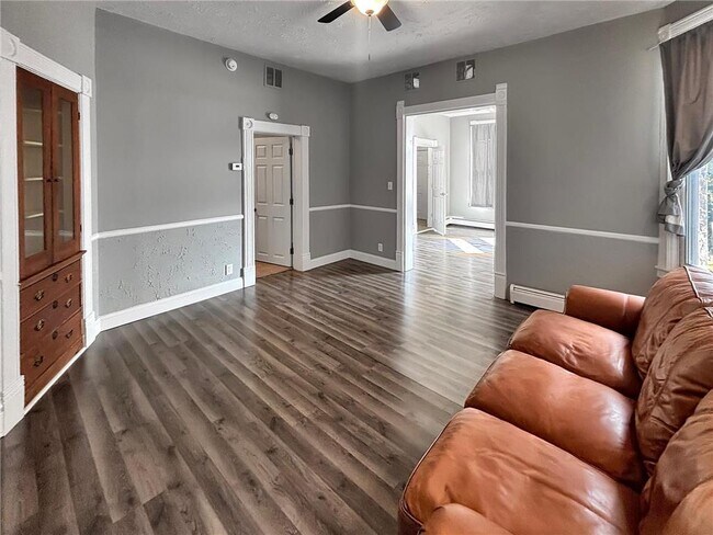 Building Photo - 417 Mt Ida St